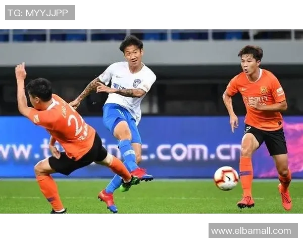 半自动越位系统引发争议：精准判罚却频繁中断比赛影响观赏体验